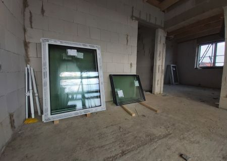 Fenstermontage bei einem Neubau